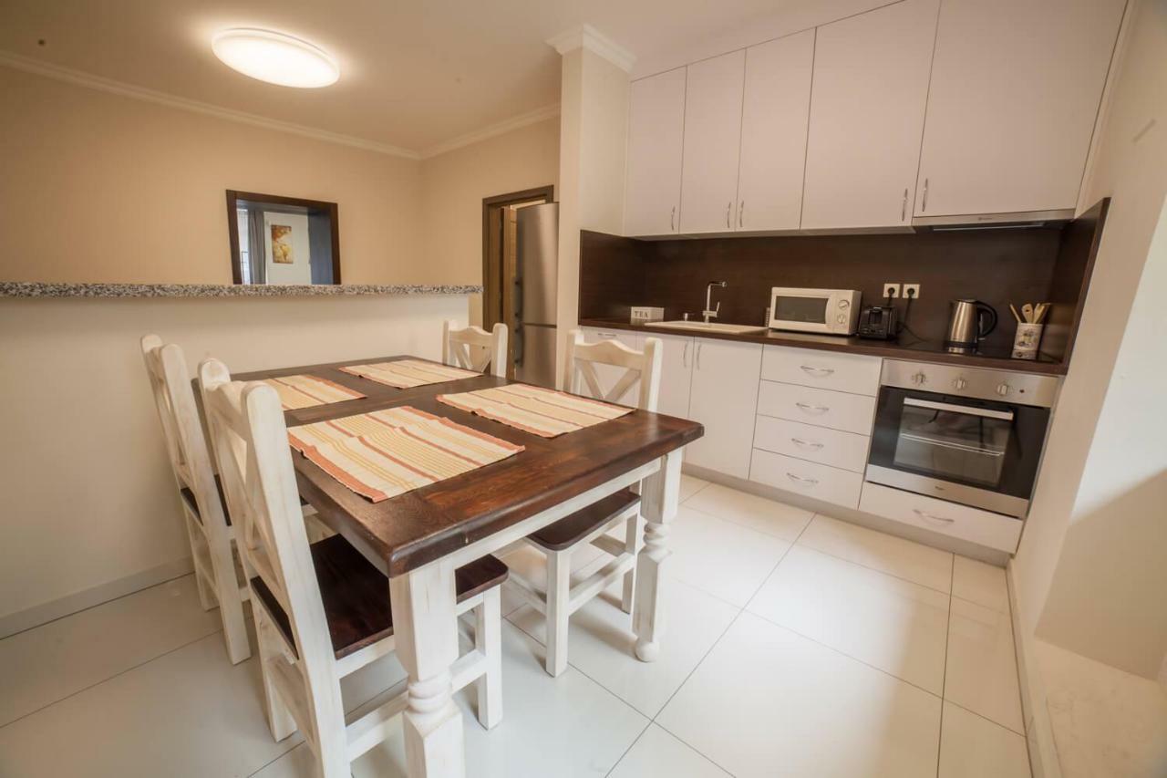 Spacious Apartment In City Center Bratislava Extérieur photo