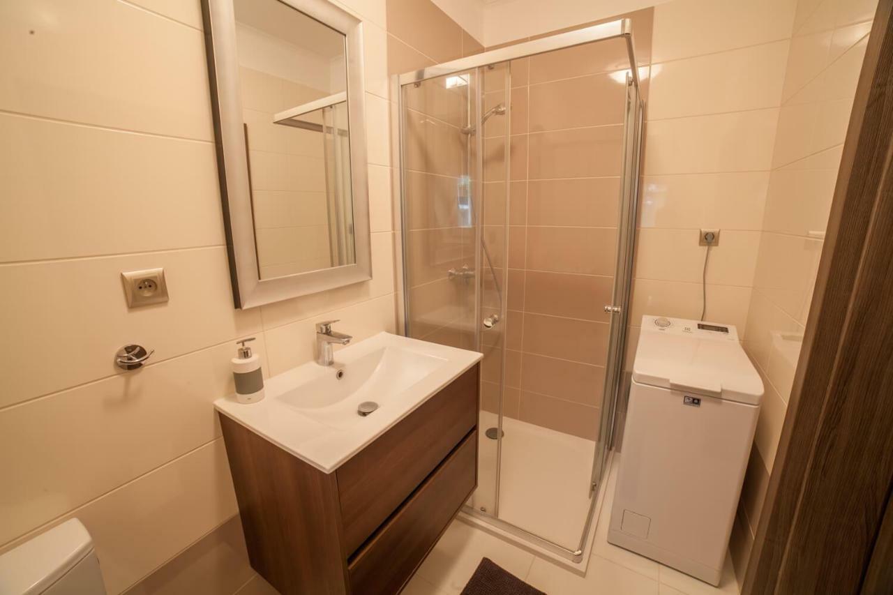 Spacious Apartment In City Center Bratislava Extérieur photo