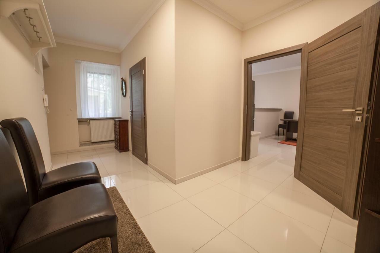 Spacious Apartment In City Center Bratislava Extérieur photo
